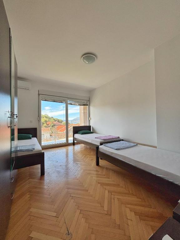 FEMALE ONLY – Bed in Dorm